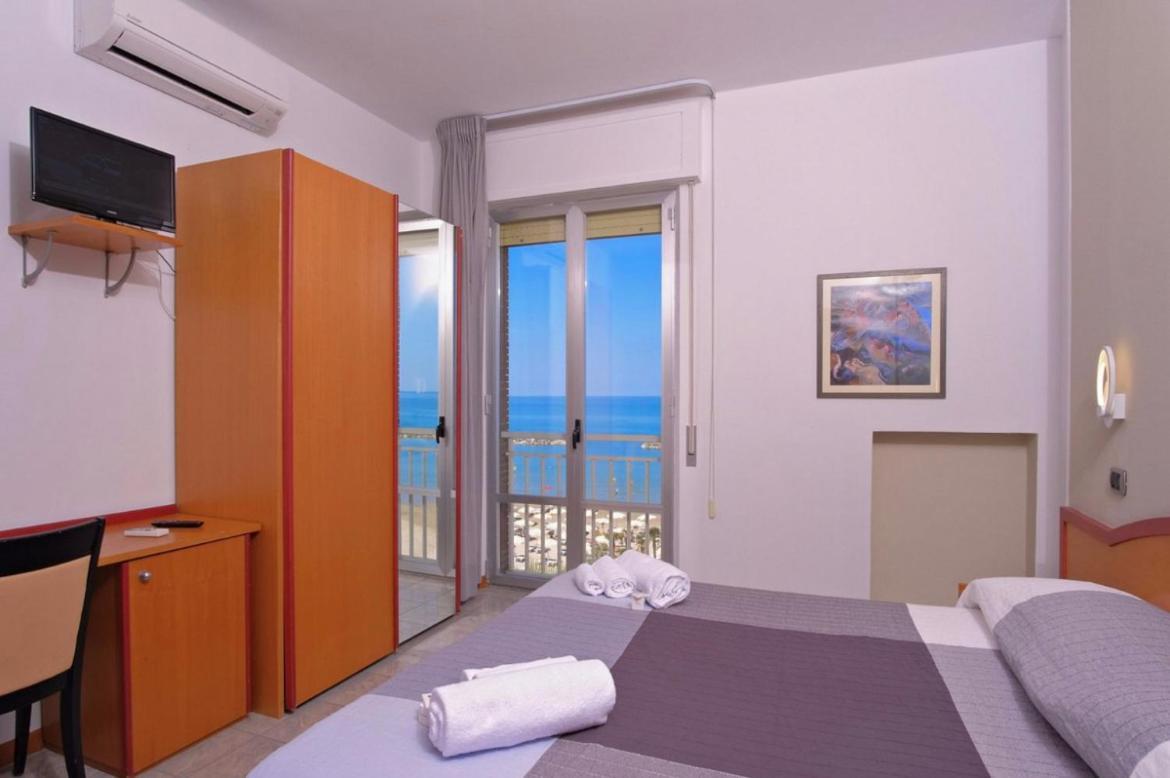 Hotel La Perla كوبرا ماريتيما المظهر الخارجي الصورة