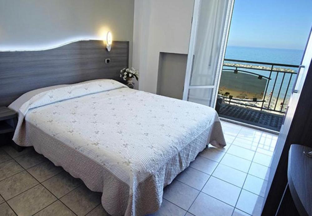 Hotel La Perla كوبرا ماريتيما المظهر الخارجي الصورة