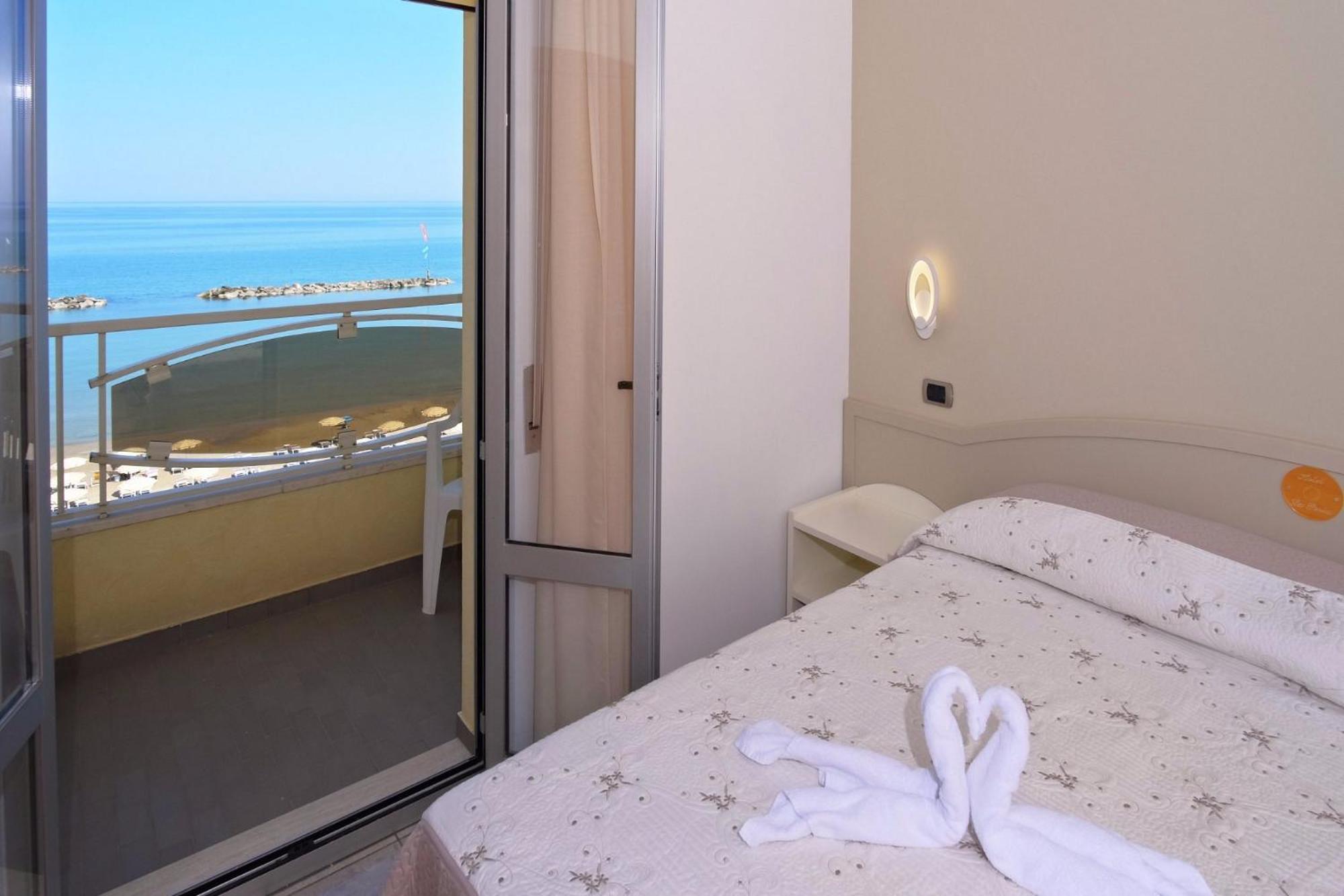 Hotel La Perla كوبرا ماريتيما المظهر الخارجي الصورة