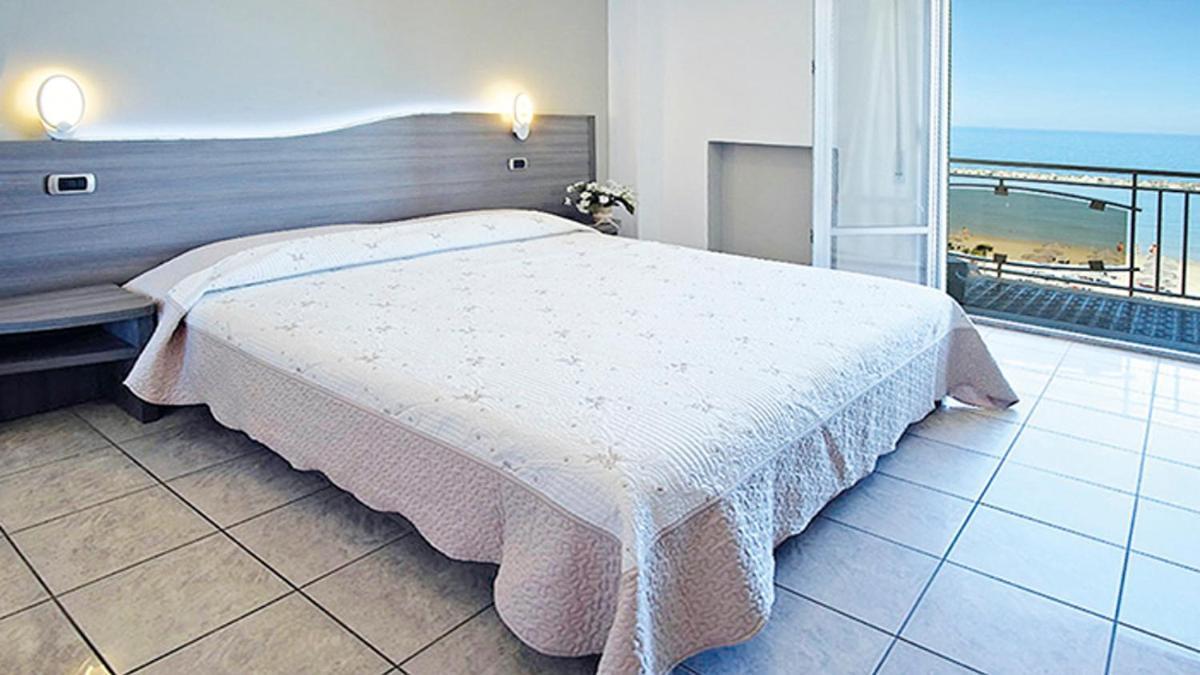 Hotel La Perla كوبرا ماريتيما المظهر الخارجي الصورة