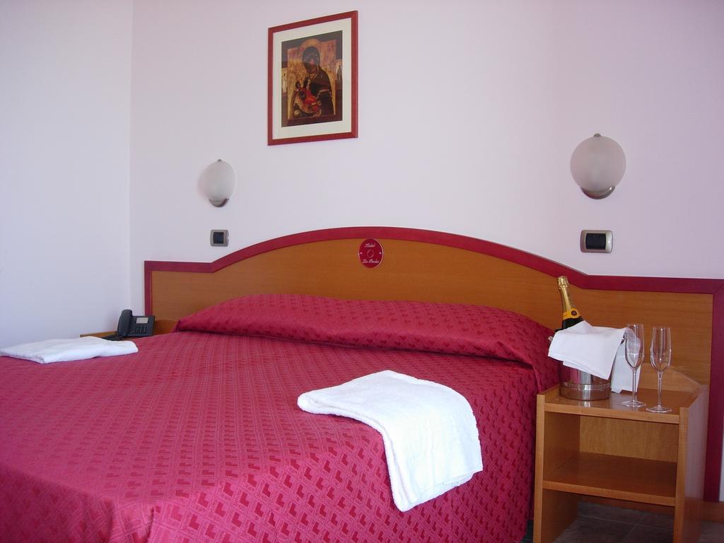 Hotel La Perla كوبرا ماريتيما الغرفة الصورة