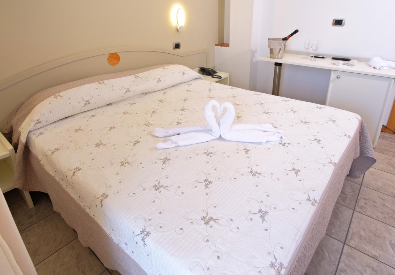 Hotel La Perla كوبرا ماريتيما المظهر الخارجي الصورة