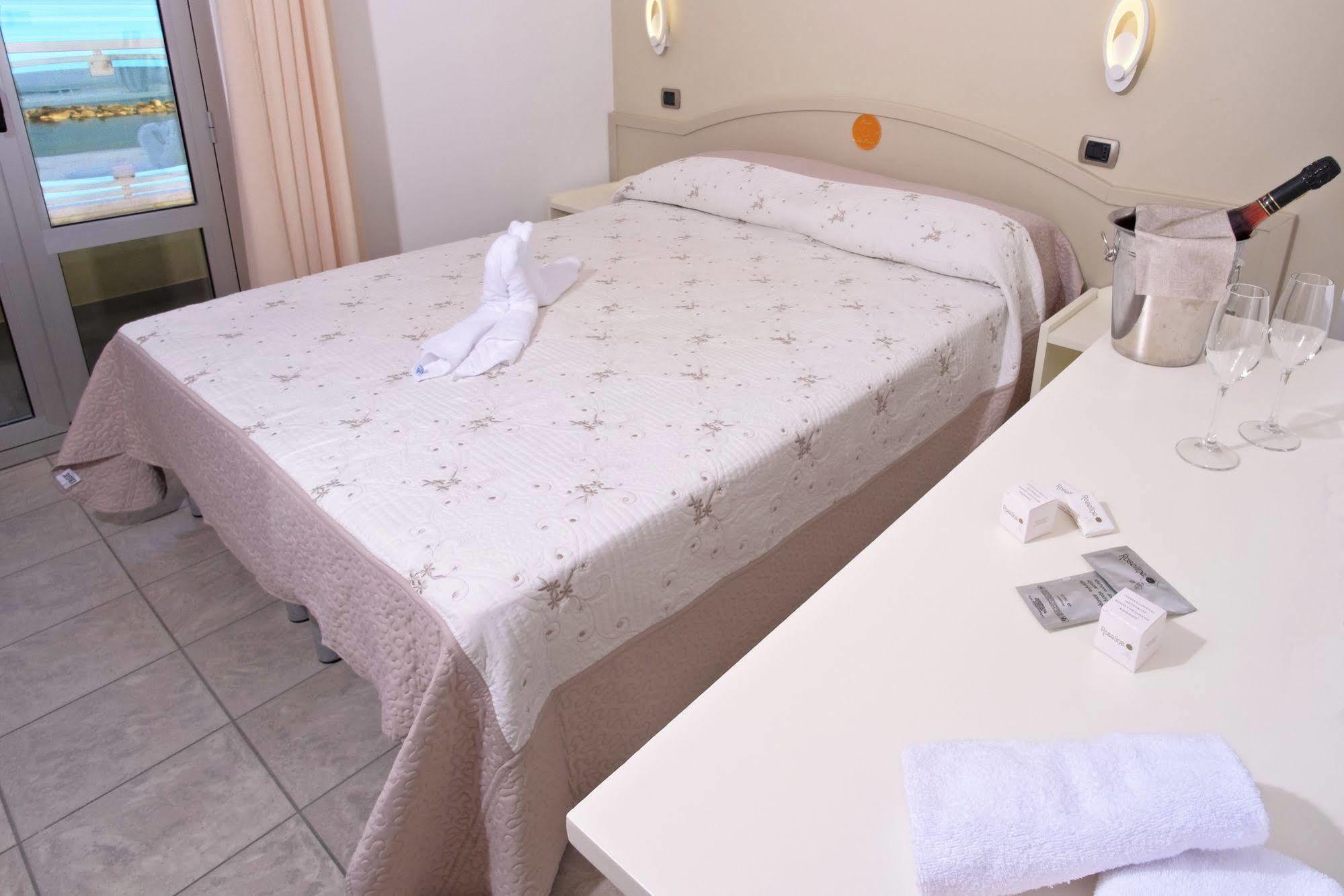 Hotel La Perla كوبرا ماريتيما المظهر الخارجي الصورة
