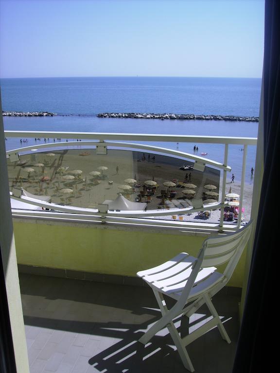 Hotel La Perla كوبرا ماريتيما المظهر الخارجي الصورة